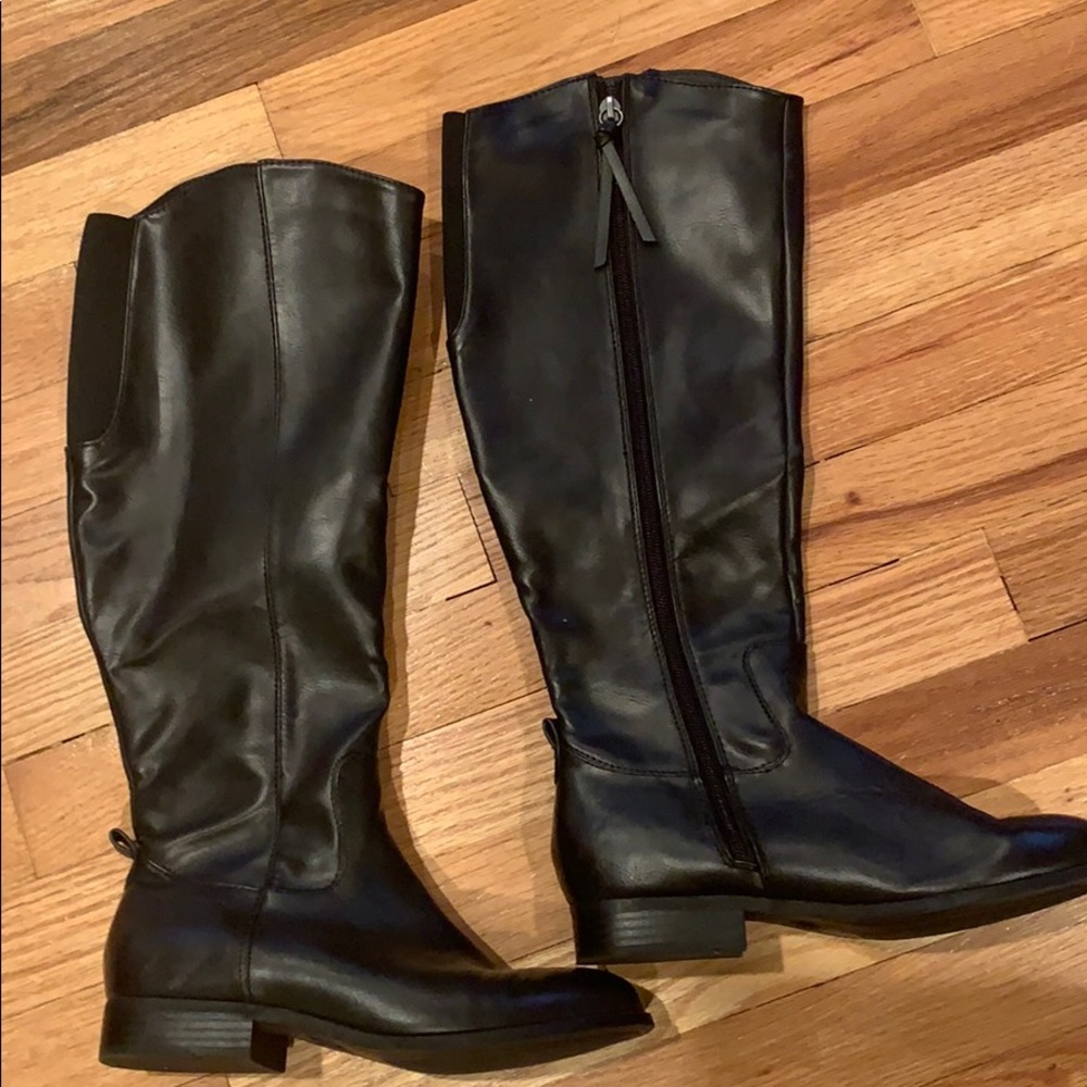 Ladies black boots